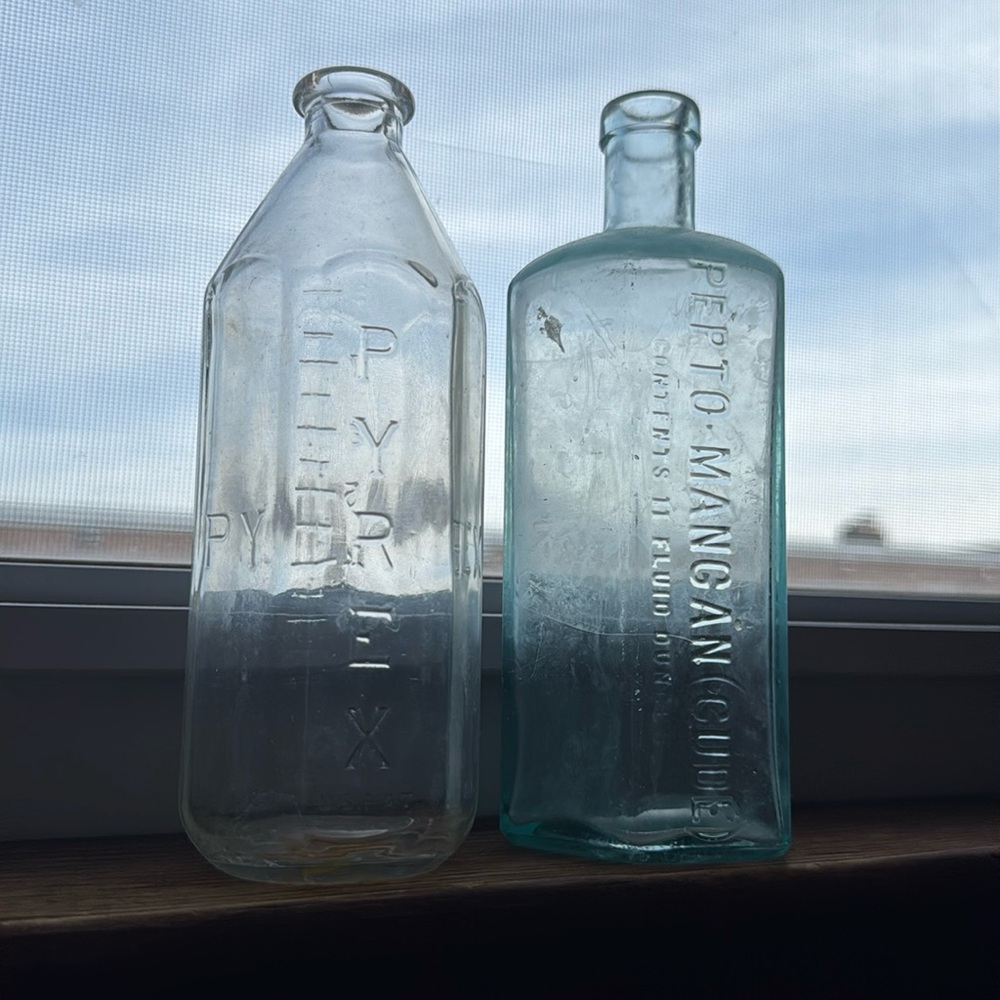 PYREX baby bottle and Pepto mangan(gude)